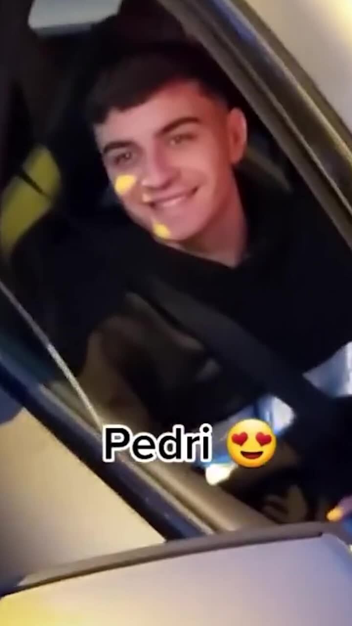 日常营业！假笑男孩佩德里😬😂