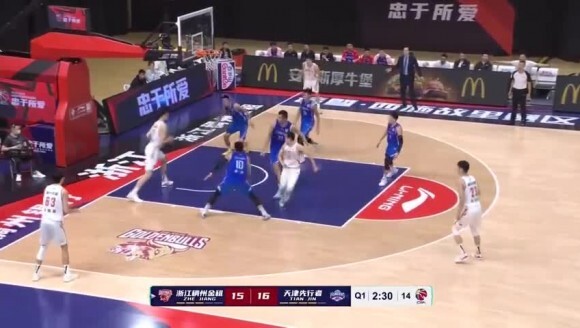 三分线起步突破抛投！2米23巨人18岁余嘉豪替补23+12+3集锦