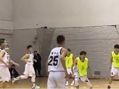关键球到底要不要吹的这么严，小伙都因为自己失误哭了