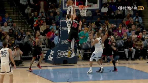 能拼能防！渡边雄太今日送狄龙-布鲁克斯飞身大帽