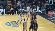 观众氛围仿佛在NBA现场！14年麦迪绝杀辽宁男篮瞬间引爆球馆