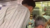 🤣误入矮人国！文班亚马体验纽约地铁 几乎全程弯着腰